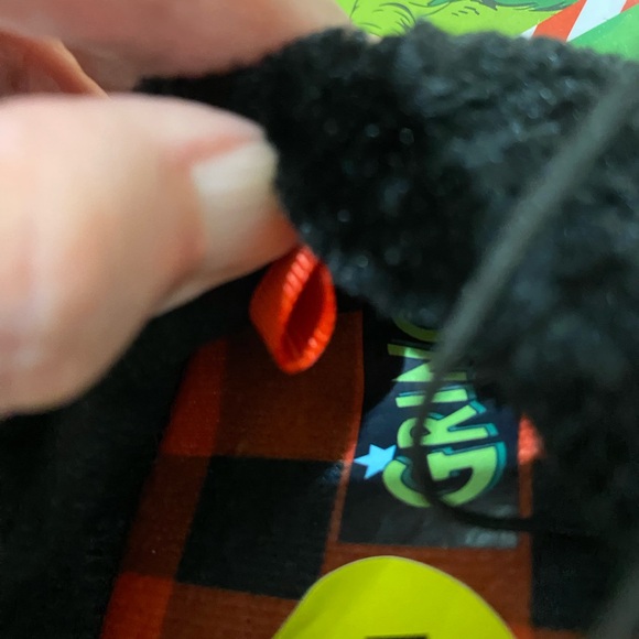🎄Grinch Christmas Black Fuzzy & Appliqué Baby Pre Walk Slippers - 5 - Picture 9 of 10